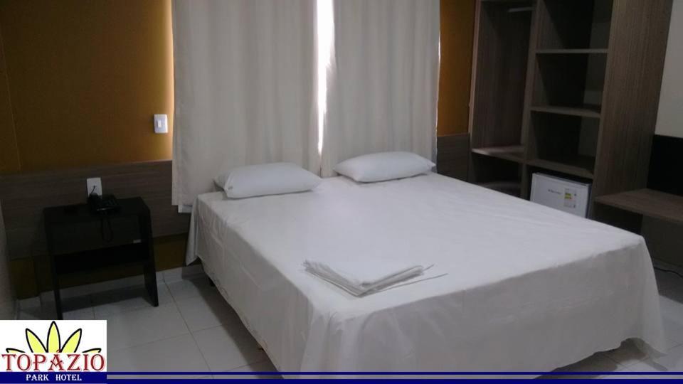 Topázio Park Hotel Afranio Exterior foto