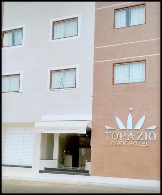 Topázio Park Hotel Afranio Exterior foto